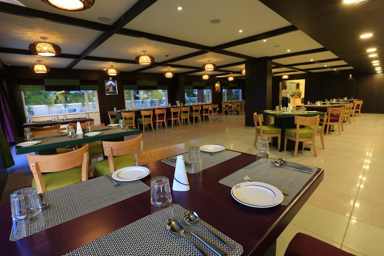 Nandan Kanan Hotel & Resort Sipra Eksteriør bilde