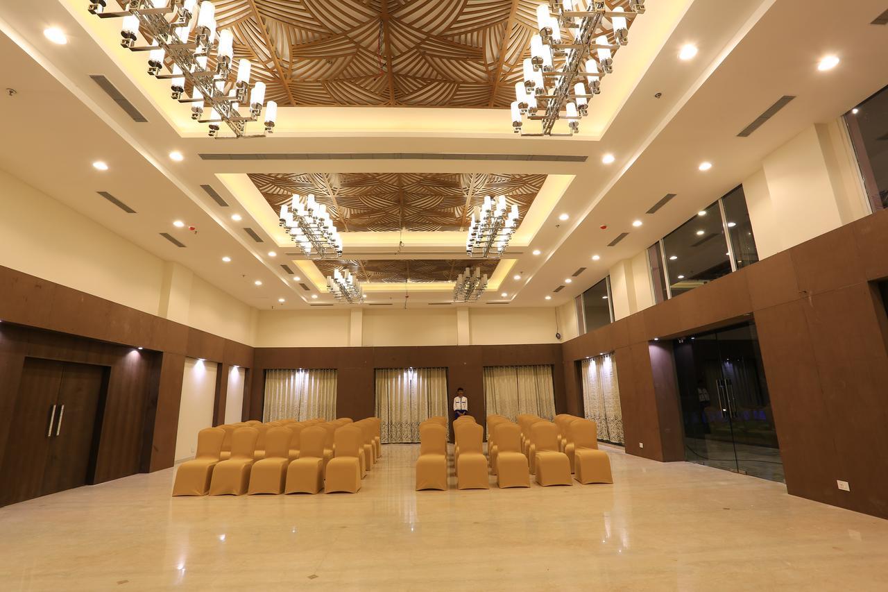 Nandan Kanan Hotel & Resort Sipra Eksteriør bilde