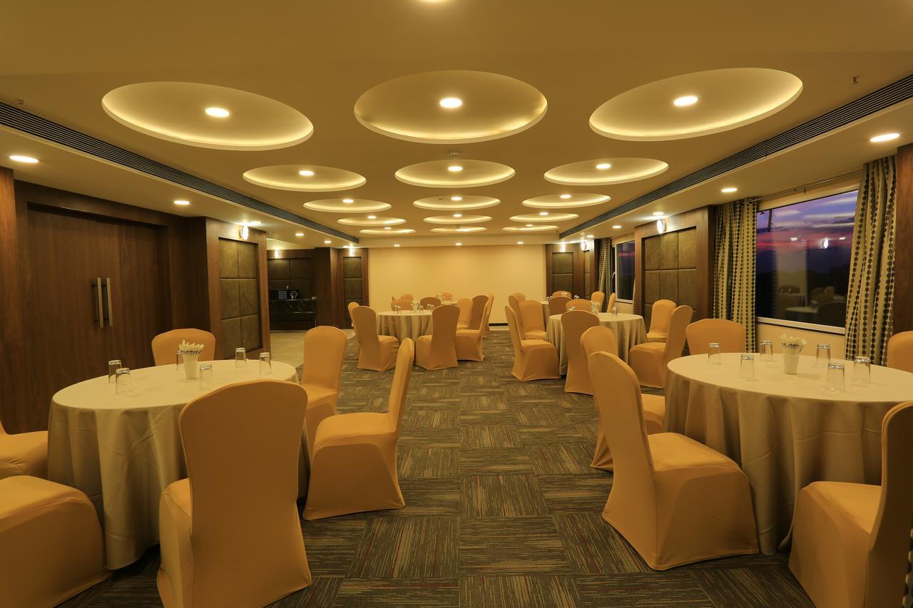 Nandan Kanan Hotel & Resort Sipra Eksteriør bilde
