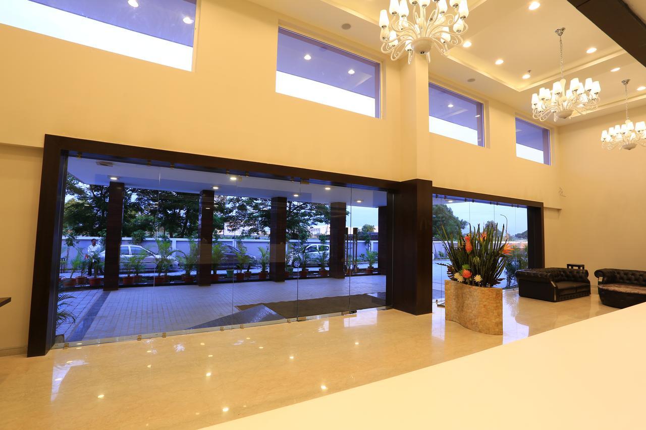 Nandan Kanan Hotel & Resort Sipra Eksteriør bilde